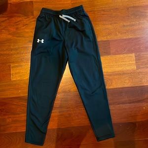 Under Armour boys black joggers